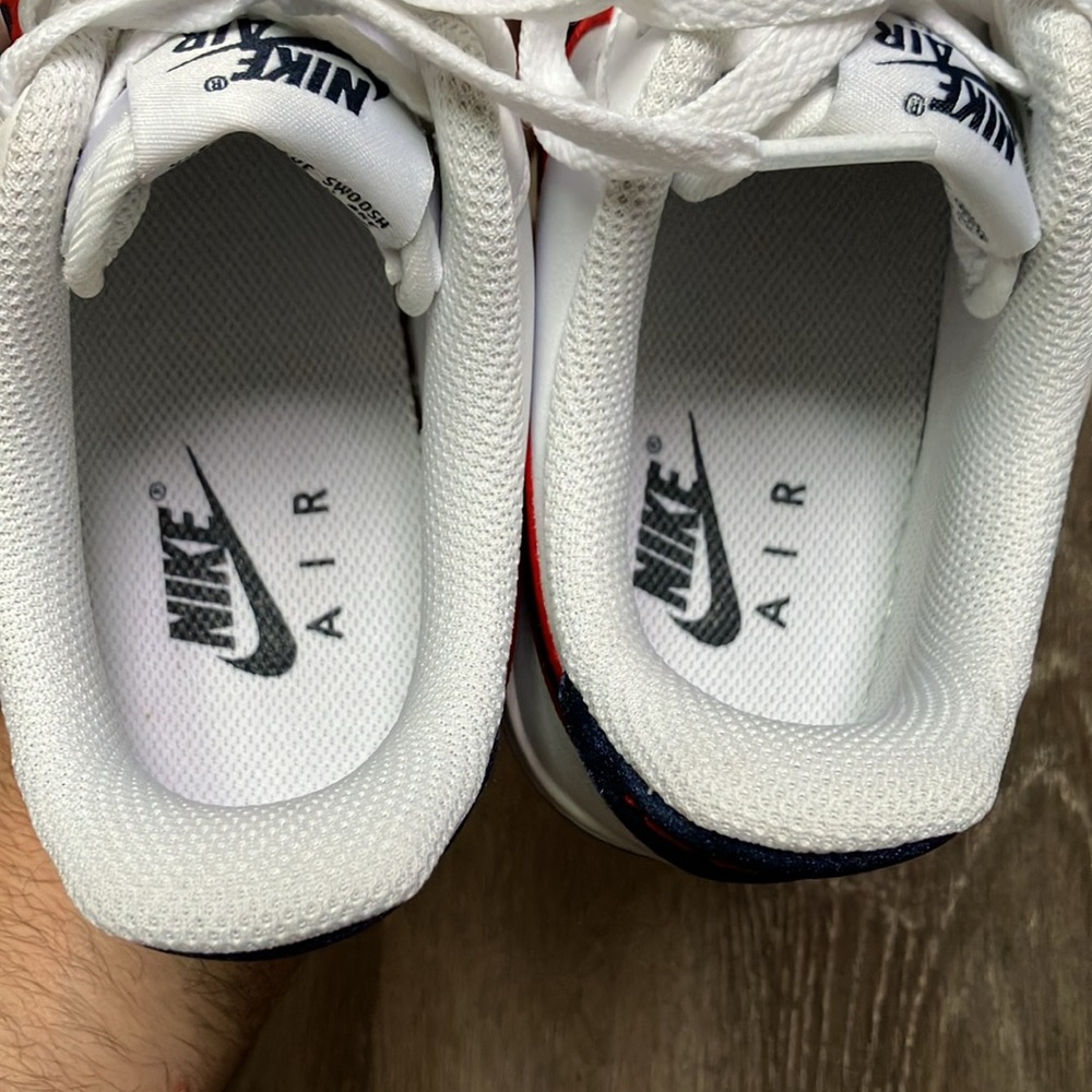 Nike - Picture 8 of 17